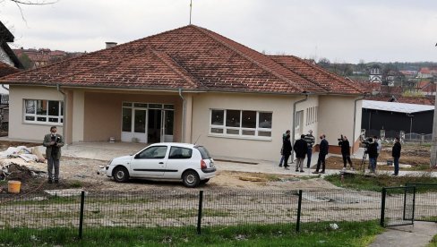 ZAVRŠENA IZGRADNJA ŠKOLE U BATINCU: Deca od septembra u klupama, a dotle će biti gotova i ograda