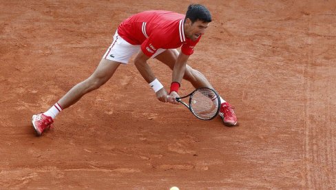 NOVAK PECNUO RIVALE: Pogledajte u kakvim patikama se Đoković pojavio u Monte Karlu (VIDEO)