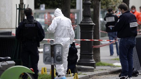 HOROR U FRANCUSKOJ: Albanac izrešetao devojku pred njihovom ćerkom, pa se dao u beg