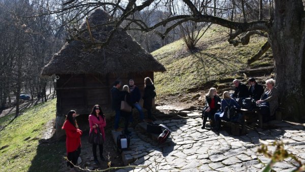 СТАЗАМА ВУКА И АНДРИЋА: Зеленика и Лозница снаже побратимство старије од четири деценије (ФОТО)