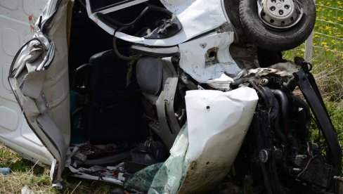 DETALJI STRAVIČNE NESREĆE NA IBARSKOJ: U automobilu bila televizijska ekipa, organizatorka poznate emisije stradala (FOTO)