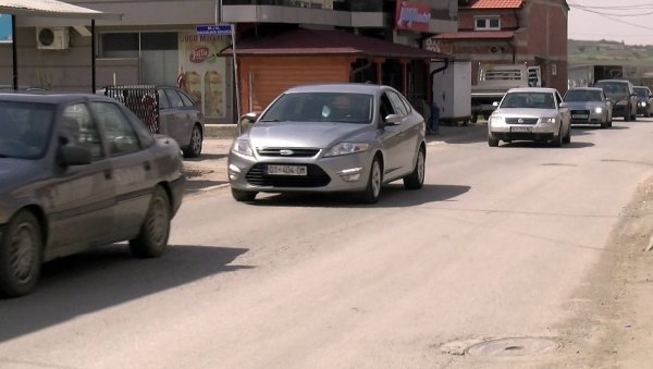 У ГРАЧАНИЦИ ПРОТЕСТ ЗБОГ ПРЕБИЈАЊА СРПСКОГ МЛАДИЋА: Стриц повређеног Луке оптужен да је извршио напад на хулигане