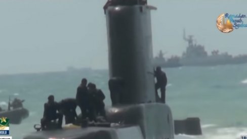 NESTALA PODMORNICA SA PEDESET TRI ČLANA POSADE: U blizini ostrva Bali pronađena naftna mrlja (VIDEO) NESTALA PODMORNICA SA PEDESET TRI ČLANA POSADE: U blizini ostrva Bali pronađena naftna mrlja (VIDEO)