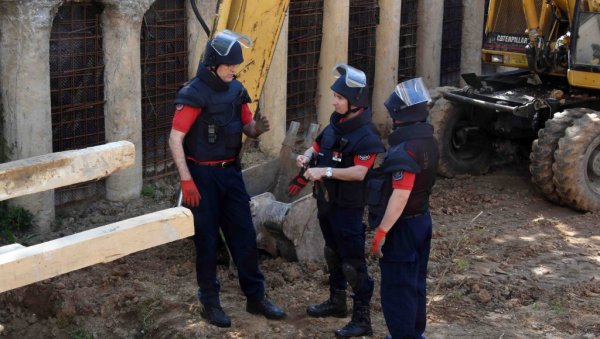 БОМБА У ЛОКАЛУ У ПОЖАРЕВЦУ: Очекује се контрадиверзиона јединица