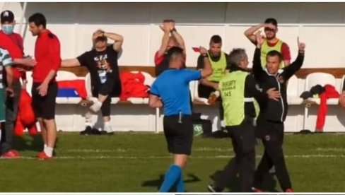 NEMA KRAJA SKANDALIMA U SRPSKOM FUDBALU: Sudija poništio gol, igrači ga sačekali aplauzom (VIDEO)