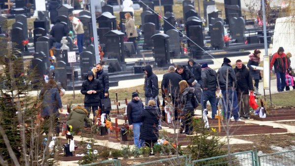 ПРЕМИНУЛИХ ВИШЕ НЕГО ЛАНЕ: Републички завод за статистику изнео податке од броју рођених и умрлих особа