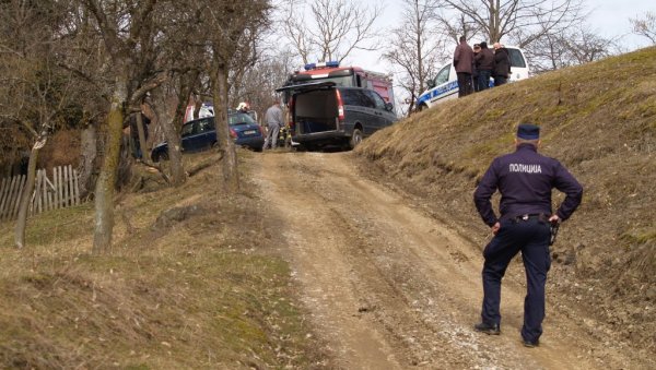 ЗАБОРАВЉЕН КРВ: Мафија се наоружава, а Раде је био прва жртва у џипу