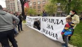 PROTEST ZBOG STRADALIH ANDREJA I DEJANA : Najbliži nezadovoljni kaznom - Ja sam u jednom trenutku izgubila dete, ono mi je otrgnuto (FOTO)