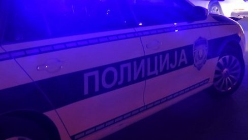 SMEDEREVAC VOZIO POD DEJSTVOM NARKOTIKA: Bežao od policije, vozio u kontra smeru, prošao na crveno, udario u banderu