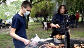 КАКАВ ШОК: Акција ЈКП Медијана изненадила грађане на првомајском роштиљању