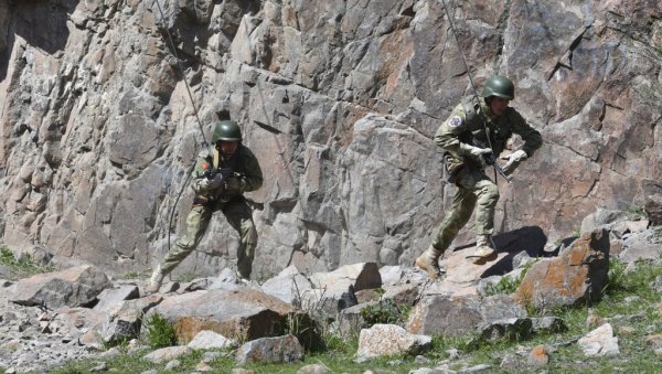 ДВЕ ДРЖАВЕ ЗАРАТИЛЕ ОКО ВОДЕ: Пуцњава је прекинута, погинуло 20, рањено 150 људи