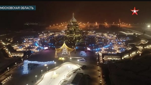 ШОЈГУ И ЧЕТИРИ ХИЉАДЕ ВОЈНИКА: Погледајте како изгледа Васкршња литургија у главном храму руске војске (ВИДЕО)