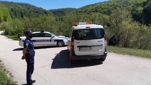 U TOKU POTRAGA ZA MLADIĆEM U JEZERU KOD MAJDANPEKA: Ronioci stigli na mesto nesreće (FOTO/VIDEO)