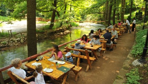 VAUČERI BANJAMA UDAHNULI ŽIVOT: Veliko interesovanje za još 20.000 čekova koji se mogu koristiti za odmor u Srbiji