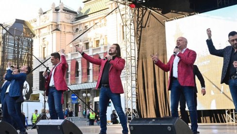 VESIĆ POVODM DANA POBEDE: Beograd ponosan na svoju antifašističku tradiciju (FOTO)