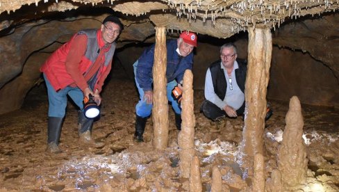 BISER GRAD POD ZEMLJOM: Kovačevića pećina u selu kod Krupnja krije tajne i ostatke stare 60.000 godina (FOTO)