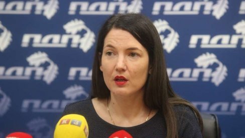 POKAZALI SU POLITIČKI OČAJ Jelena Trivić poželela Vučiću što brži oporavak, pa prozvala antisrpsku opoziciju u Srbiji POKAZALI SU POLITIČKI OČAJ Jelena Trivić poželela Vučiću što brži oporavak, pa prozvala antisrpsku opoziciju u Srbiji