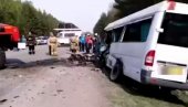 (УЗНЕМИРУЈУЋИ ВИДЕО) СТРАВИЧНА САОБРАЋАЈНА НЕСРЕЋА: Петоро људи погинуло, још петоро повређено