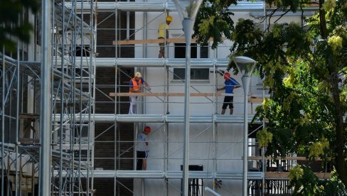 NAŠEM TRŽIŠTU NEDOSTAJU JEFTINI STANOVI: Na cene nekretnina, utiče i spora legalizacija, u kojoj su zarobljene hiljade odavno završenih zgrada