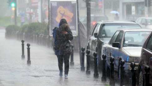 CIKLON BOMBA REMETI VREME U SRBIJI: Slede nam obilni vetrovi i pljuskovi, a evo gde je moguć sneg