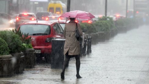 RHMZ UPOZORIO NA NEVREME: Stižu nam obilni pljuskovi sa grmljavinom!