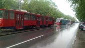 NEVREME I NA ZVEZDARI: Prestonica paralisana - Tramvaji stajali na Bulevaru! (FOTO)