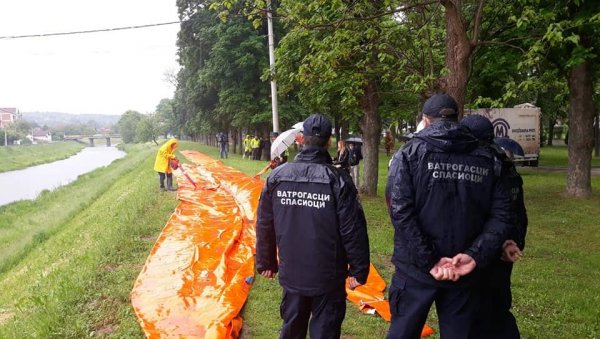 ПОМОЋ БУЏЕТСКОГ ФОНДА: Стигла противплавна мобилна брана у Петровац на Млави