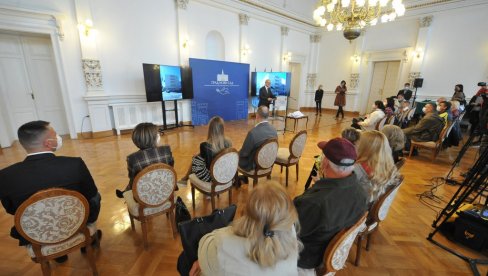 ВУЧЕВИЋ УРУЧИО КЉУЧЕВЕ СОЦИЈАЛНИХ СТАНОВА: Повољна цена квадрата и отплата на 240 рата