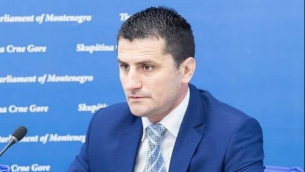 НАЈБРОЈНИЈИ У СРЕБРЕНИЦИ: Посланик ДФ испрозивао делегацију Црне Горе - где сте у Мурини, да се поклоните жрвама НАТО агресије!