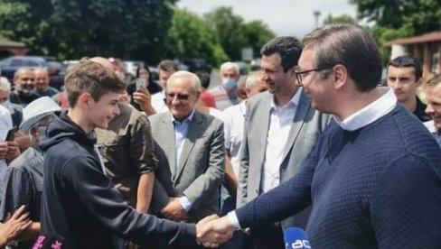 NASTAVLJAMO DA GRADIMO! Vučić u šabačkom kraju otvorio važan put koji će znatno olakšati život meštanima (FOTO)