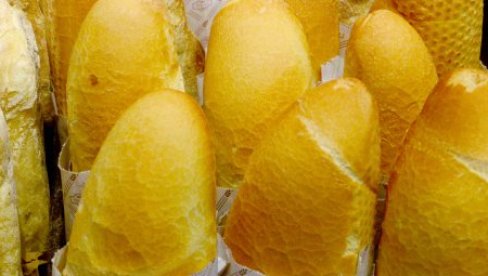 PRODUŽENO OGRANIČENJE CENE HLEBA: Vlada donela odluku, pomenut i skok uvoza mleka i mlečnih proizvoda PRODUŽENO OGRANIČENJE CENE HLEBA: Vlada donela odluku, pomenut i skok uvoza mleka i mlečnih proizvoda