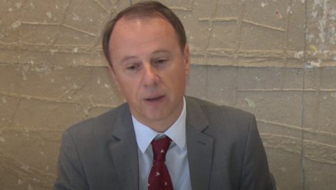 LJUBIČANOVIĆ POKOPAO LAŽI REKTORA Pa nije policija došla da mu menja nastavni plan i program (VIDEO)