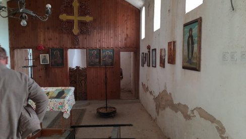 ОГЛАСИЛА СЕ КАНЦЕЛАРИЈА ЗА КИМ: Нови удар на Србе - На Космету оскрнављена још једна црква (ФОТО) ОГЛАСИЛА СЕ КАНЦЕЛАРИЈА ЗА КИМ: Нови удар на Србе - На Космету оскрнављена још једна црква (ФОТО)