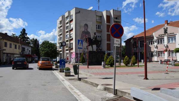 ДА НАЈСТАРИЈИ ЛАКШЕ ДОЂУ ДО ТЕРАПИЈЕ: Надлежни у Лапову одлучили - ускоро апотека у Петом рејону