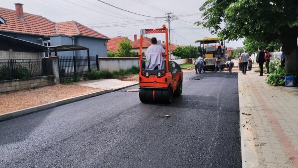 ЗАВРШЕНО АСФАЛТИРАЊЕ ЦЕРСКЕ УЛИЦЕ: Осим коловоза - добила и нову водоводну мрежу