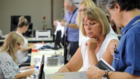 PORESKA UPRAVA ŠALJE REŠENJA POLJOPRIVREDNICIMA: Evo koliki su doprinosi za 2026. godinu