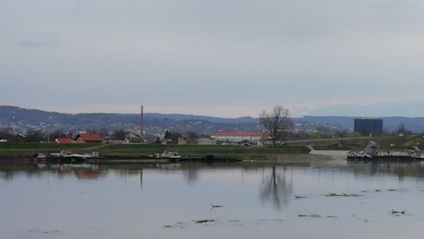 МИСТЕРИЈА У БРОДУ:Сумња да је из Саве извађено тело мигранта