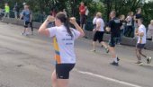 NAJSNAŽNIJA PORUKA SA MARATONA: Marina je trčala za sestru koja je preminula od leukemije - evo šta je pisalo na njenoj majici (FOTO)