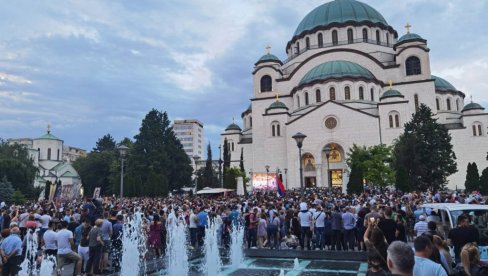 VELIČANSTVEN SNIMAK ISPRED HRAMA SVETOG SAVE: Veliki broj vernika u Spasovdanskoj litiji (VUDEO)