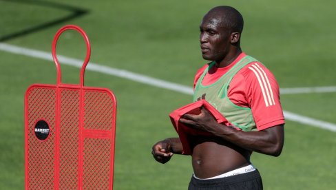 DUEL DIVOVA: Lukaku ili DŽuba