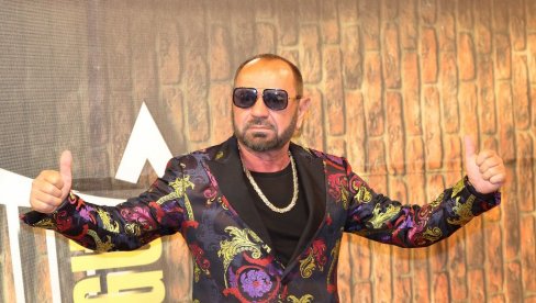 MILE KITIĆ GREŠKOM POSTAO PEVAČ: Krenuo da upiše ovaj fakultet, pa završio u kafani MILE KITIĆ GREŠKOM POSTAO PEVAČ: Krenuo da upiše ovaj fakultet, pa završio u kafani
