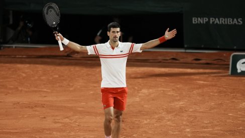 ĐOKOVIĆ IGRA TENIS SA DRUGE PLANETE: Fantastični Novak pobedio Nadala i boriće se za trofej na Rolan Garosu