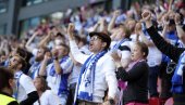 NAVIJAČI OBA TIMA POSLALI SNAŽNU PORUKU: Pola stadiona skandiralo Kristijan druga polovina Eriksen (VIDEO)