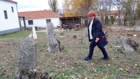 ВОДИЧ ДО ХУМКИ СРПСКИХ РАТНИКА: Вишегодишње истраживање Љиљане Танасијевић преточено у књигу Чувари историје, од Кајмакчалана до Битоља