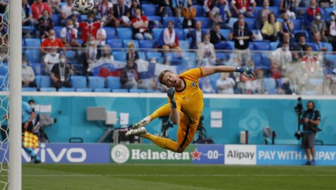 POLJACI SU ŽEDNI OSVETE:  Finci se uzdaju u fantastičnog golmana