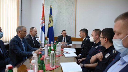 VULIN: Državno rukovodstvo na čelu sa predsednikom Vučićem posvećeno jednakom razvoju svih delova Srbije VULIN: Državno rukovodstvo na čelu sa predsednikom Vučićem posvećeno jednakom razvoju svih delova Srbije