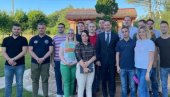 MLADI SU NAŠA BUDUĆNOST! Ministar Siniša Mali razgovarao sa polaznicima Akademije mladih lidera SNS (FOTO)