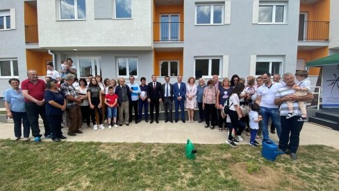 KROV NAD GLAVOM ZA IZBEGLICE IZ HRVATSKE I BIH: Kraj podstanarskog života za 20 porodica na teritoriji Kruševca