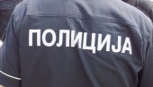 САОБРАЋАЈНА НЕСРЕЋА НА ПУТУ ПРЕМА ДОБАНОВЦИМА: Мотоциклиста се закуцао у аутомобил и преврнуо