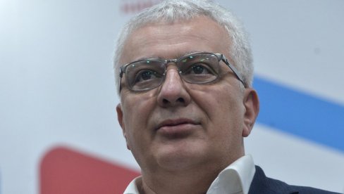 KRIVOKAPIĆ NE MOŽE DA BUDE PREMIJER: Mandić poručuje - skupštinska većina ne postoji, tražimo novog premijera ili izbore